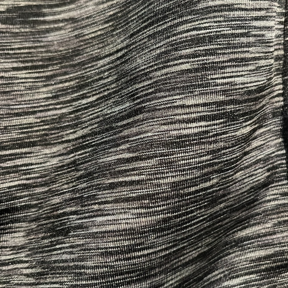 Avia gray black capri leggings. Size small. - Picture 6 of 6